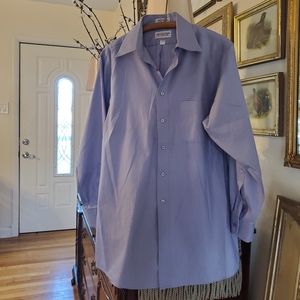 Men's Round Tree & Yorke buttons down purple shirt